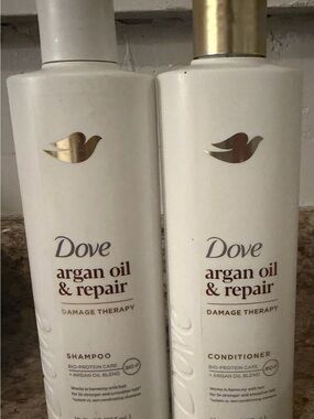 Dove Argan Oil & Repair Shampoo and Conditioner - White